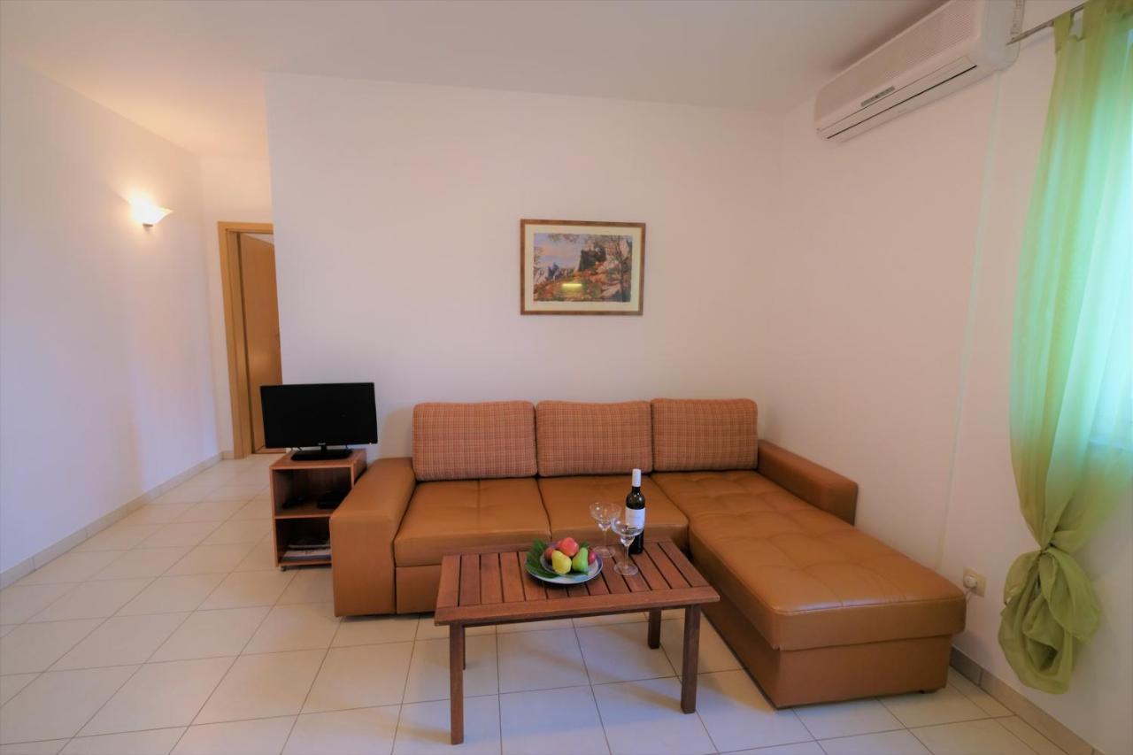 Apartments Coral, Klimno, Island Krk Luaran gambar