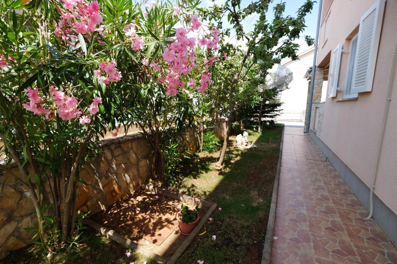Apartments Coral, Klimno, Island Krk Luaran gambar