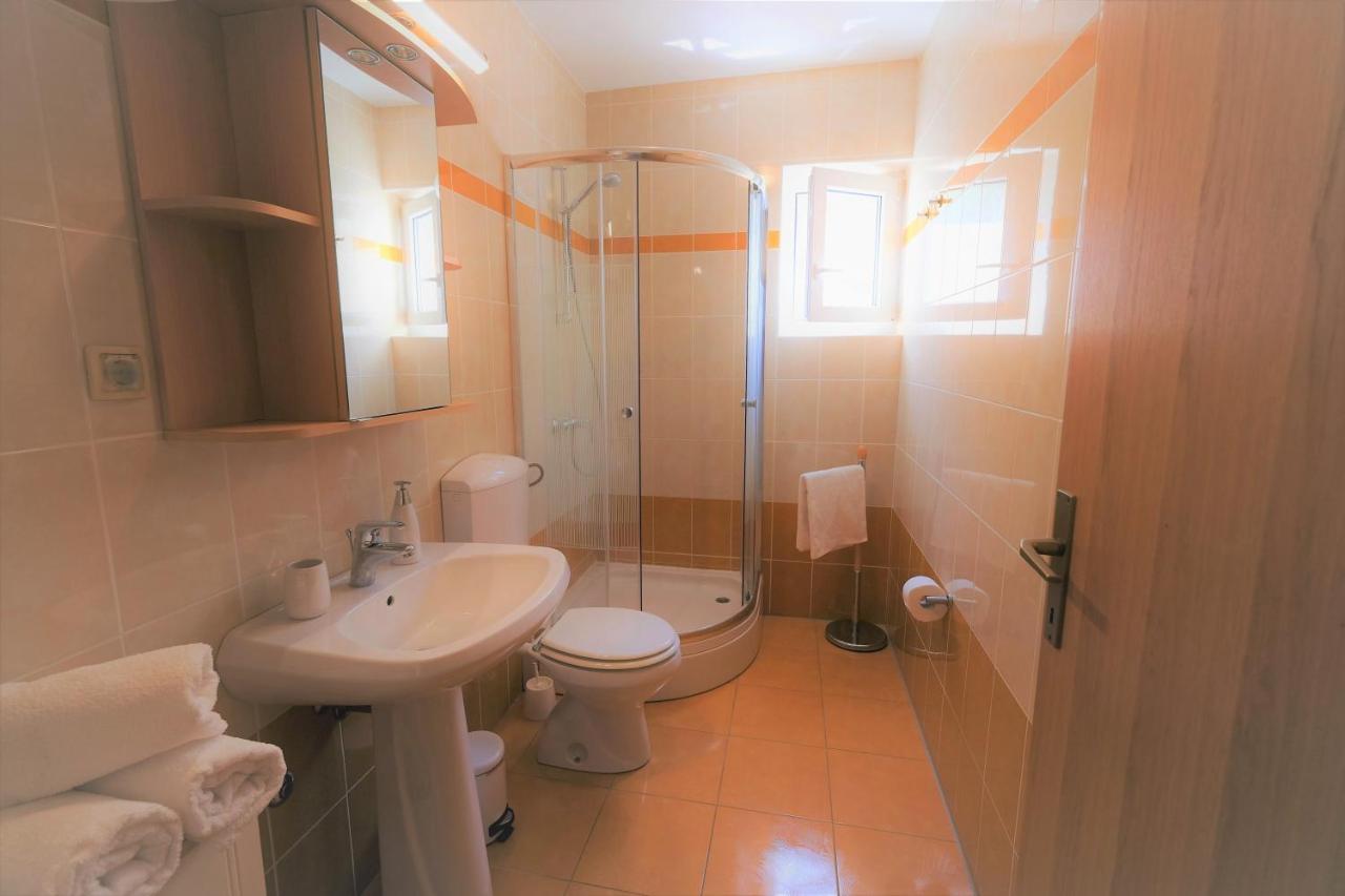 Apartments Coral, Klimno, Island Krk Luaran gambar