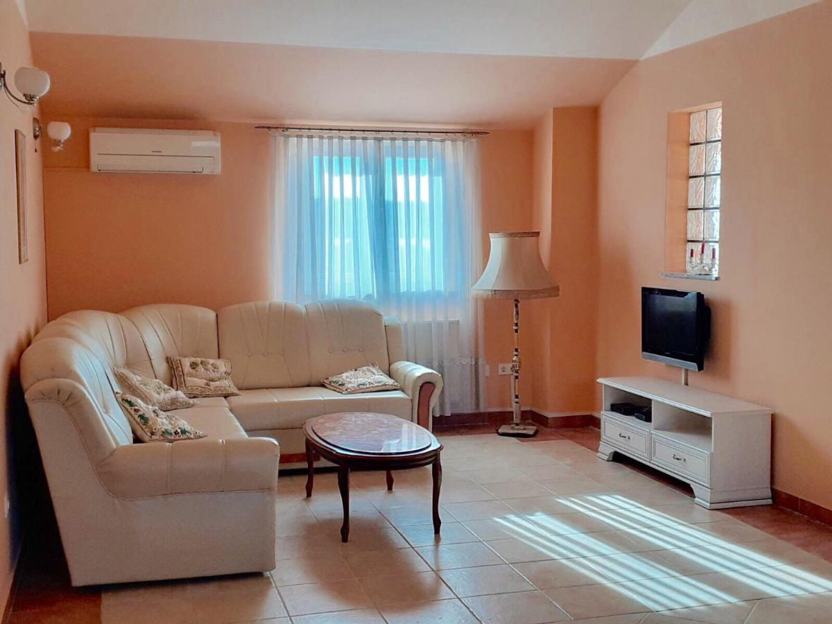 Apartments Coral, Klimno, Island Krk Luaran gambar