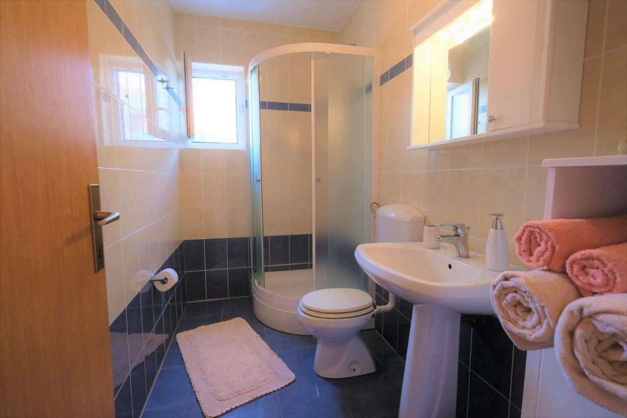 Apartments Coral, Klimno, Island Krk Luaran gambar