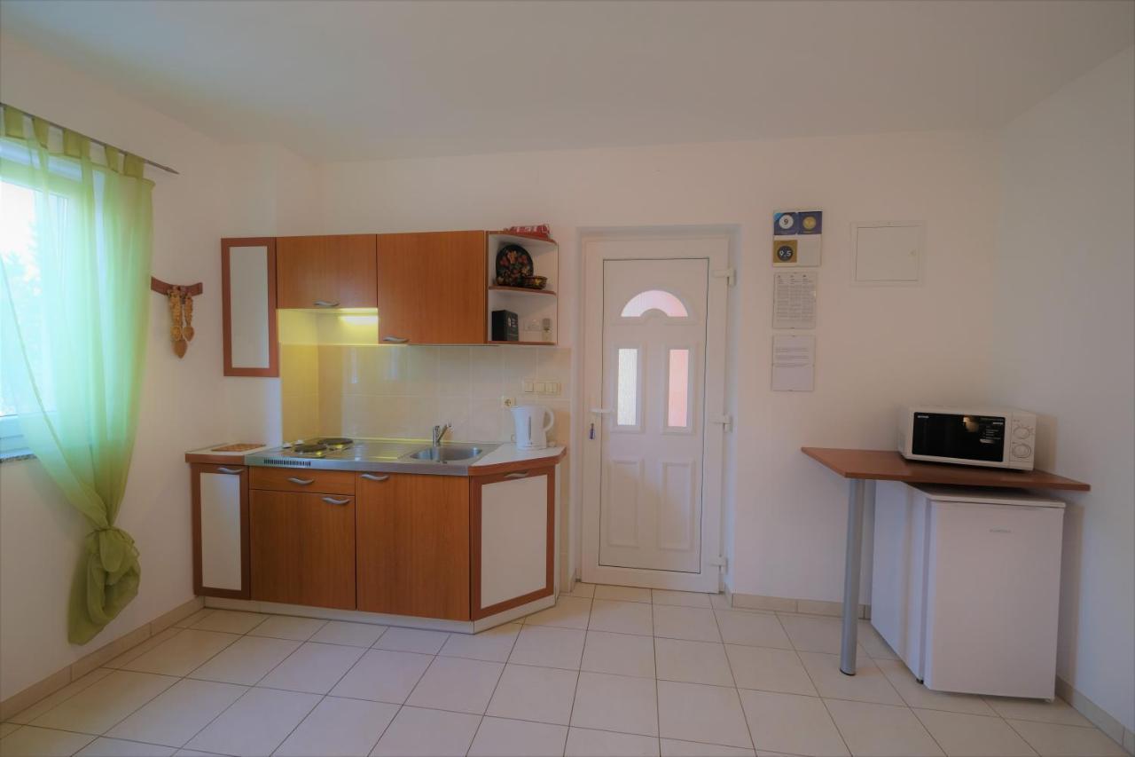 Apartments Coral, Klimno, Island Krk Luaran gambar